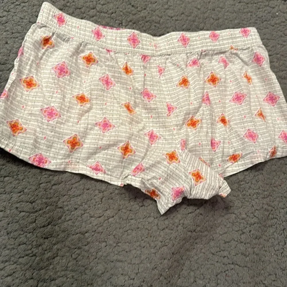 Victoria’s Secret Pajama Shorts Size Medium